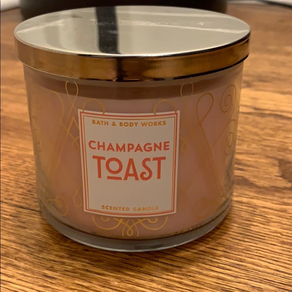 Bath & Body Works Champagne Toast Candle New